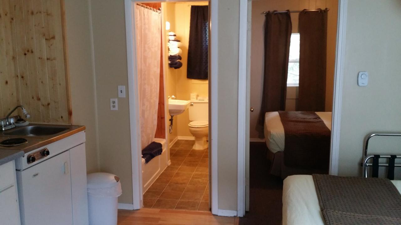 Appletree Inn Radium Hot Springs Buitenkant foto
