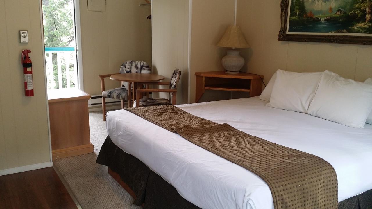 Appletree Inn Radium Hot Springs Buitenkant foto